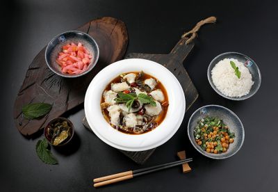 該怎么投資順?biāo)~(yú)館魚(yú)火鍋加盟品牌?